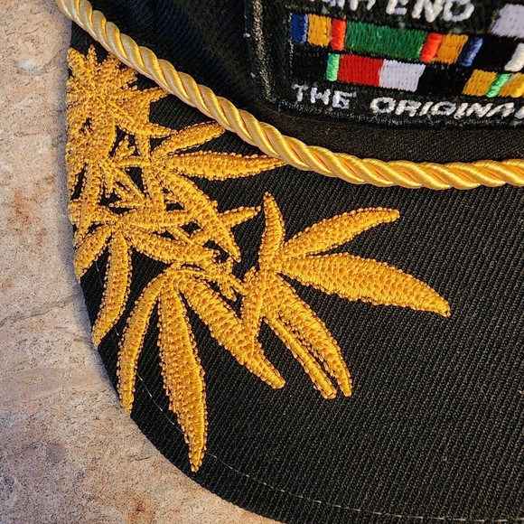 Snapback Black Hat with the saying "Smokin'em all since 1947" - Picture 8 of 9